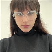 Studentessa universitaria che offre ripetizioni